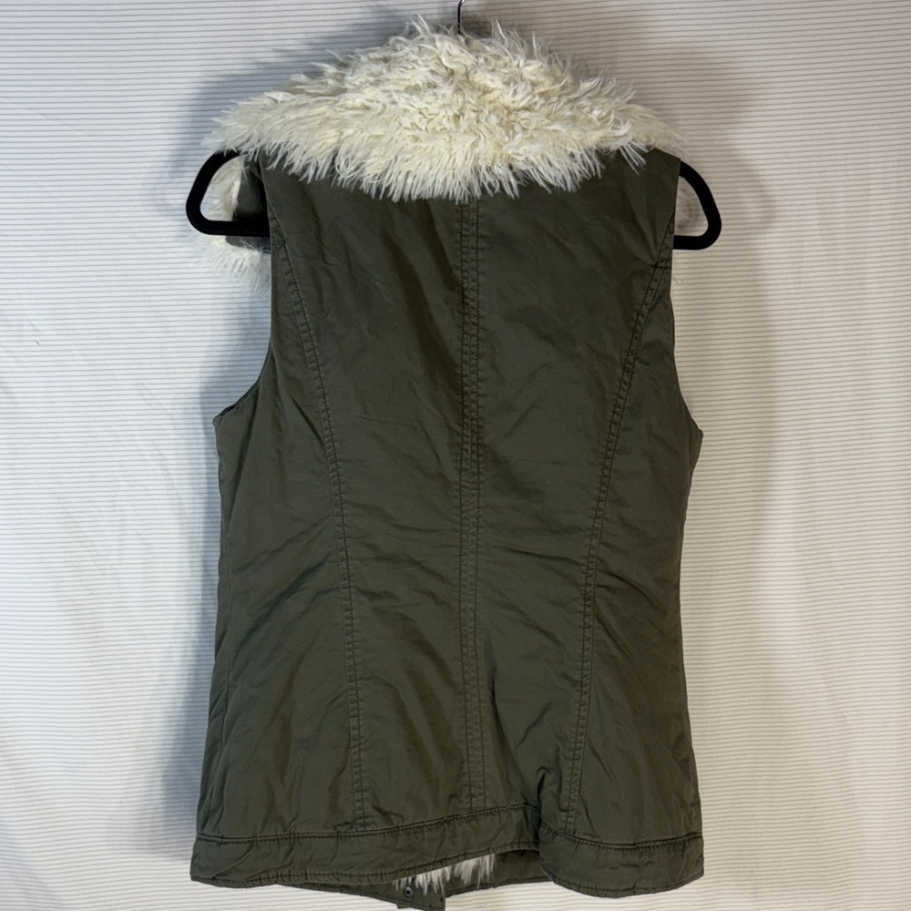 Mossimo Supply Co. Women's Olive Green Vest with Faux Fur Collar - Picture 5 of 10